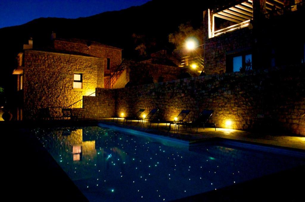 Elafivolia Arachova Suites Экстерьер фото
