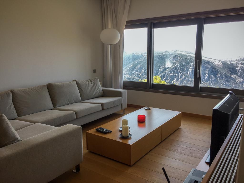 Elafivolia Arachova Suites Экстерьер фото
